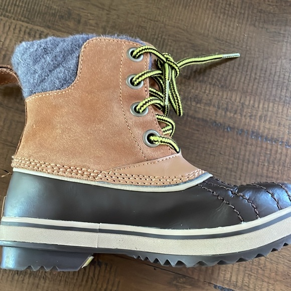 Sorel boots - Picture 6 of 6
